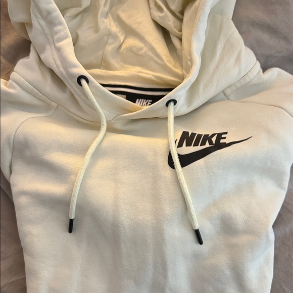 Nike Men's Cream Hoodie Sweater - Picture 4 of 6